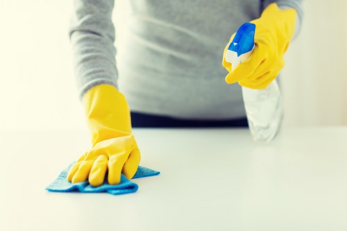 Signs that a mattress needs deep cleaning